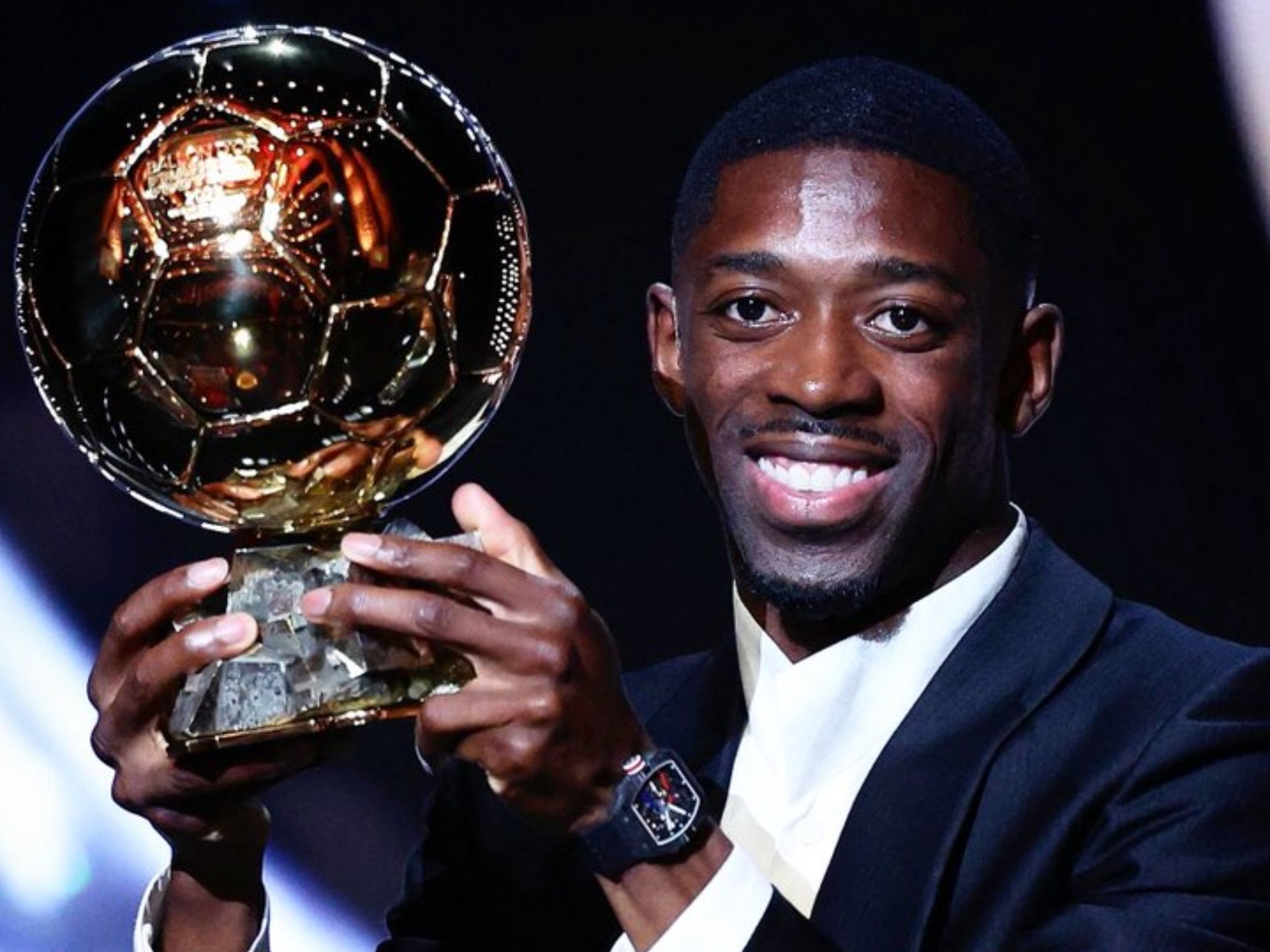 球场响彻 MVP 呼声