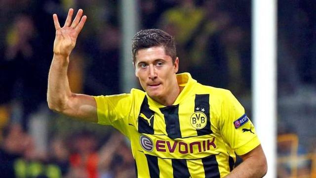 教练公开怒喷裁判，记者会炸裂