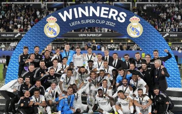 半场： 萨索洛2-1佛罗伦萨，曼德拉戈拉点射，沃尔帕托破门