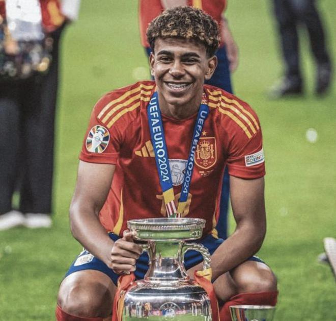 米体：梅努想加盟那不勒斯，麦克托米奈的成功是吸引他的因素